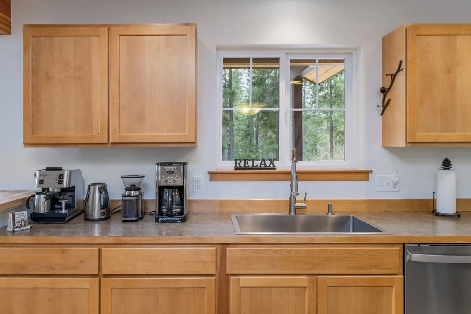 Just Plain Getaway 3 Bedroom Home by NW Comfy Cabins by RedAwning