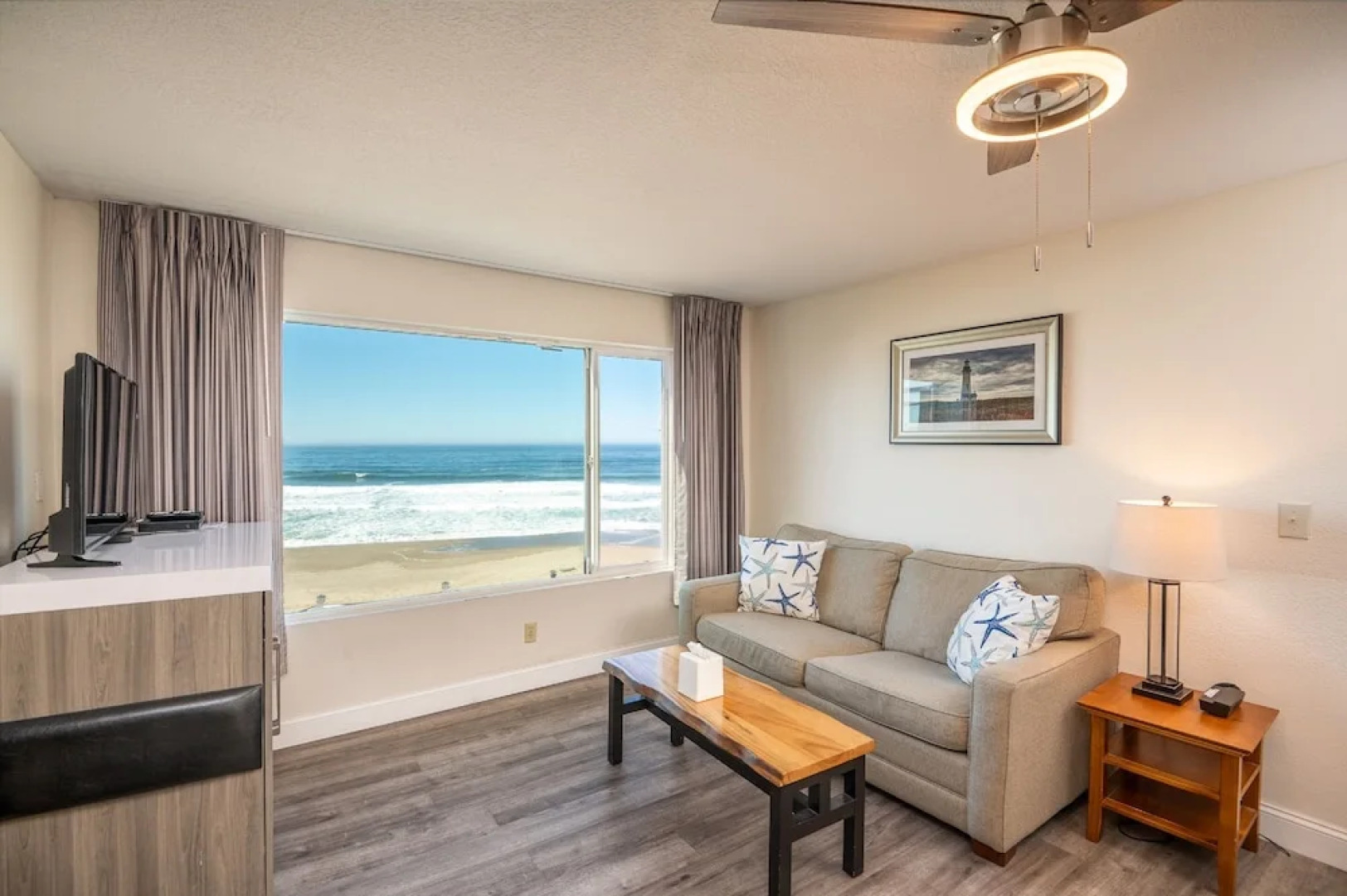 Sailor Jack's Oceanfront Inn