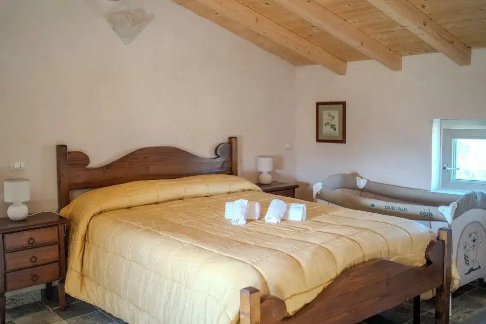 Casale nel Verde con Piscina e Vista