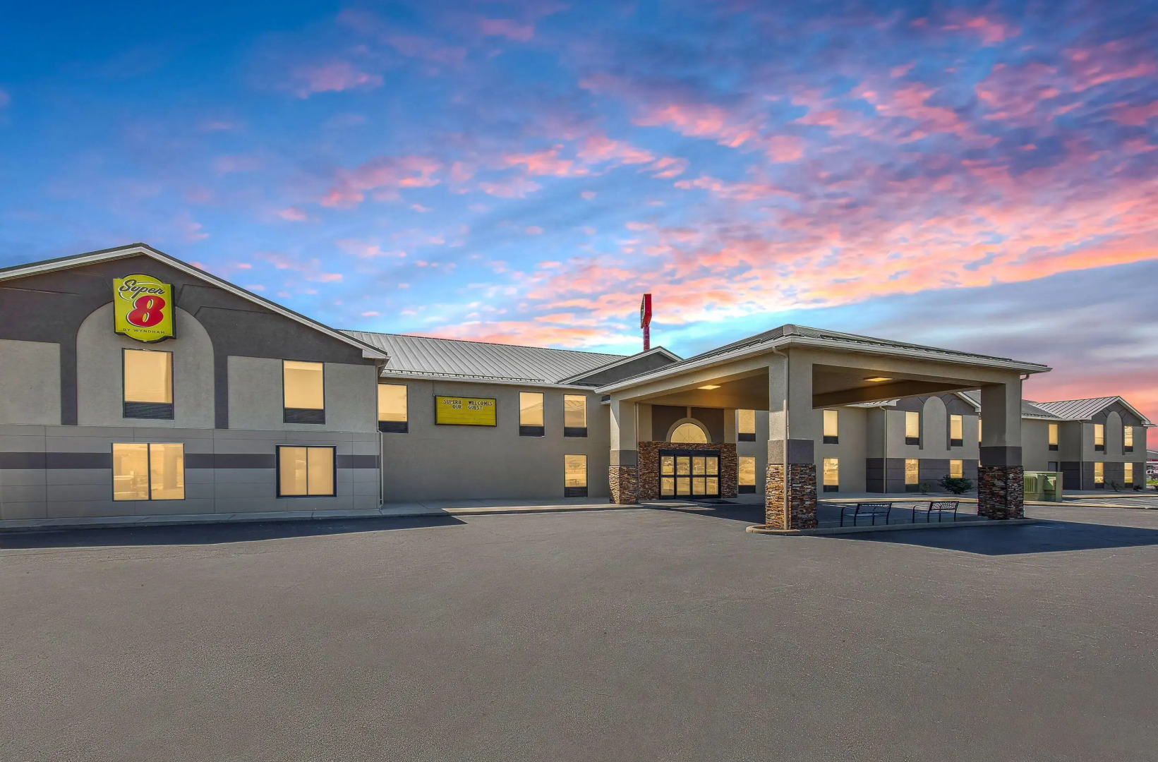 Super 8 by Wyndham Shepherdsville / Louisville South I65