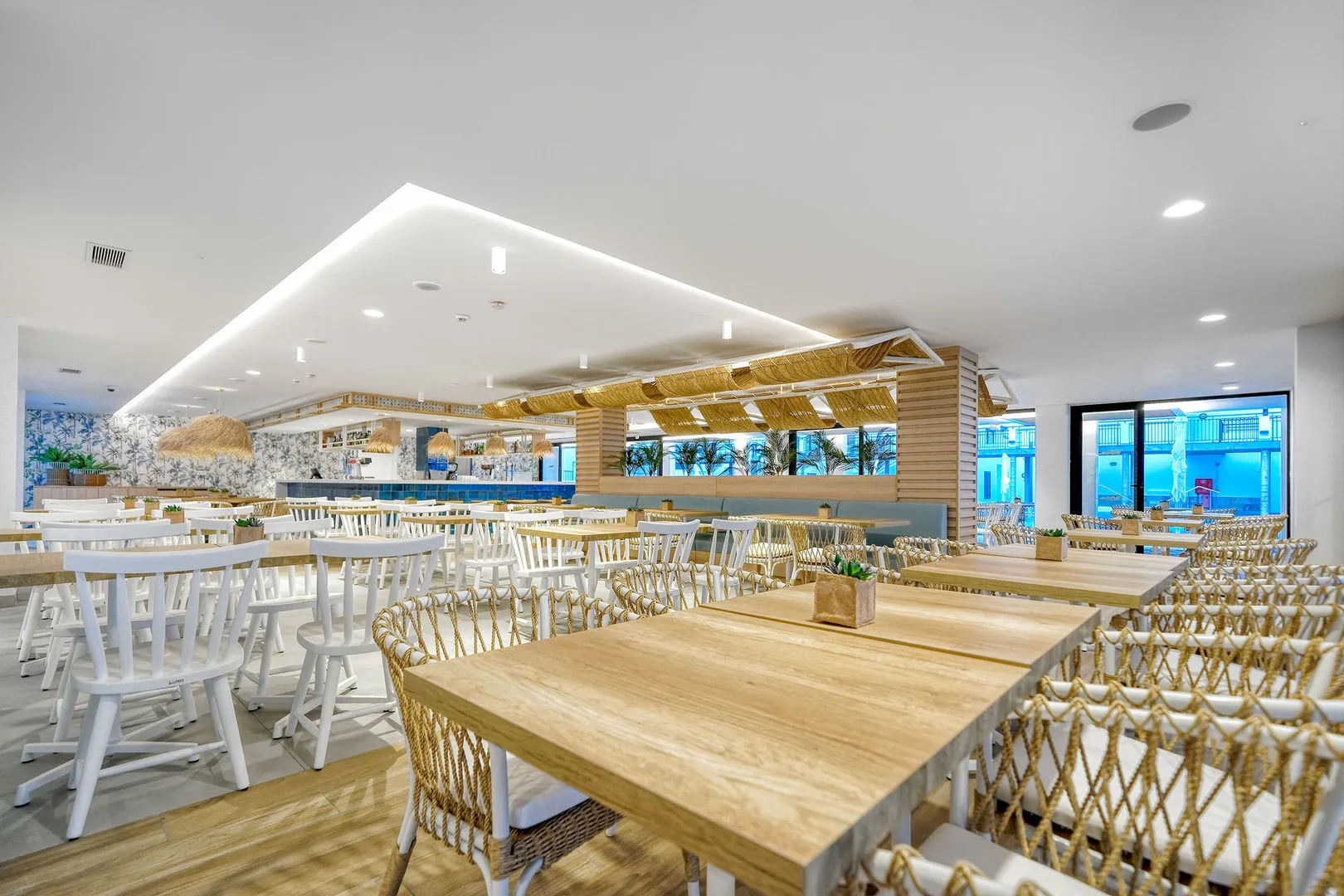 Отель Broncemar Beach Suites