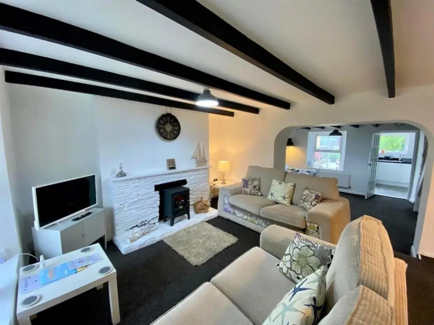 4 Degrees West Cottage, Garden & Parking, 5 mins to Beach, near Fowey and Eden Project