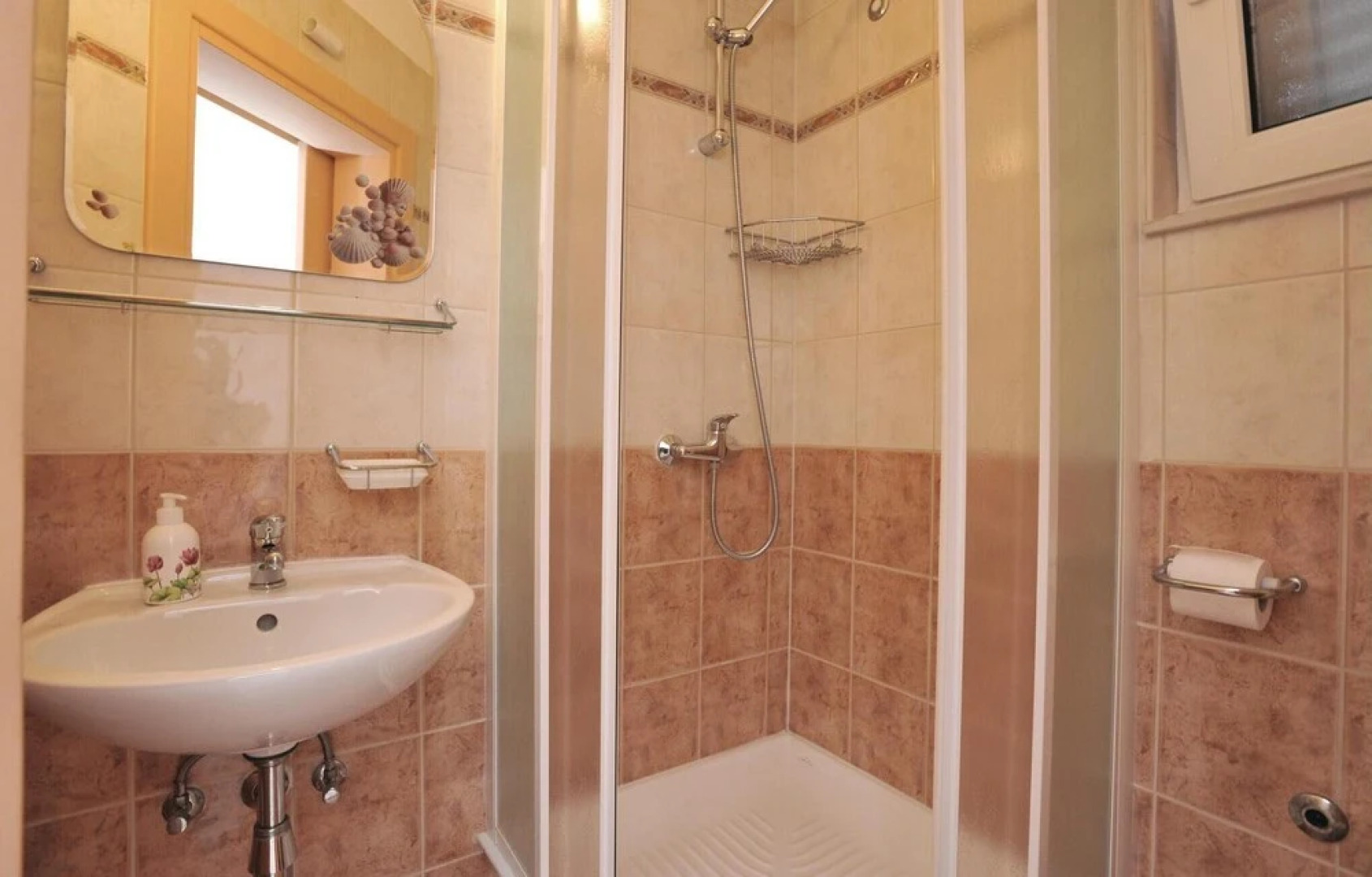 Amazing Home in Razanj With Sauna, Wifi and 6 Bedrooms