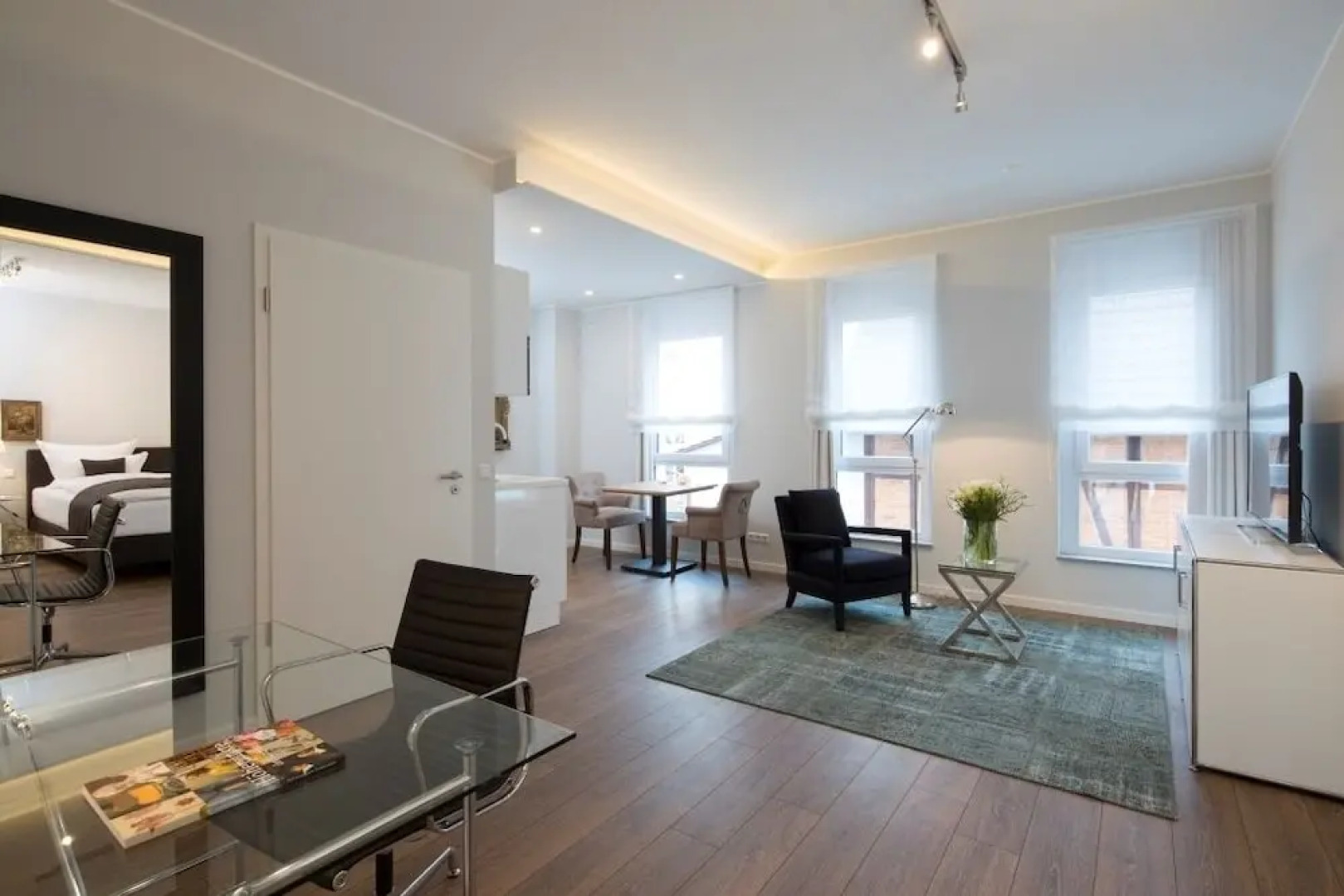 Hotel LOGIS First Class Business Suites