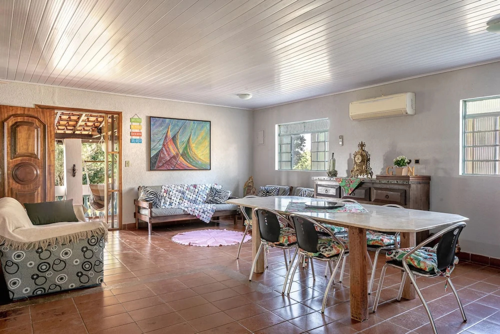 Sítio com piscina e lagoa particular