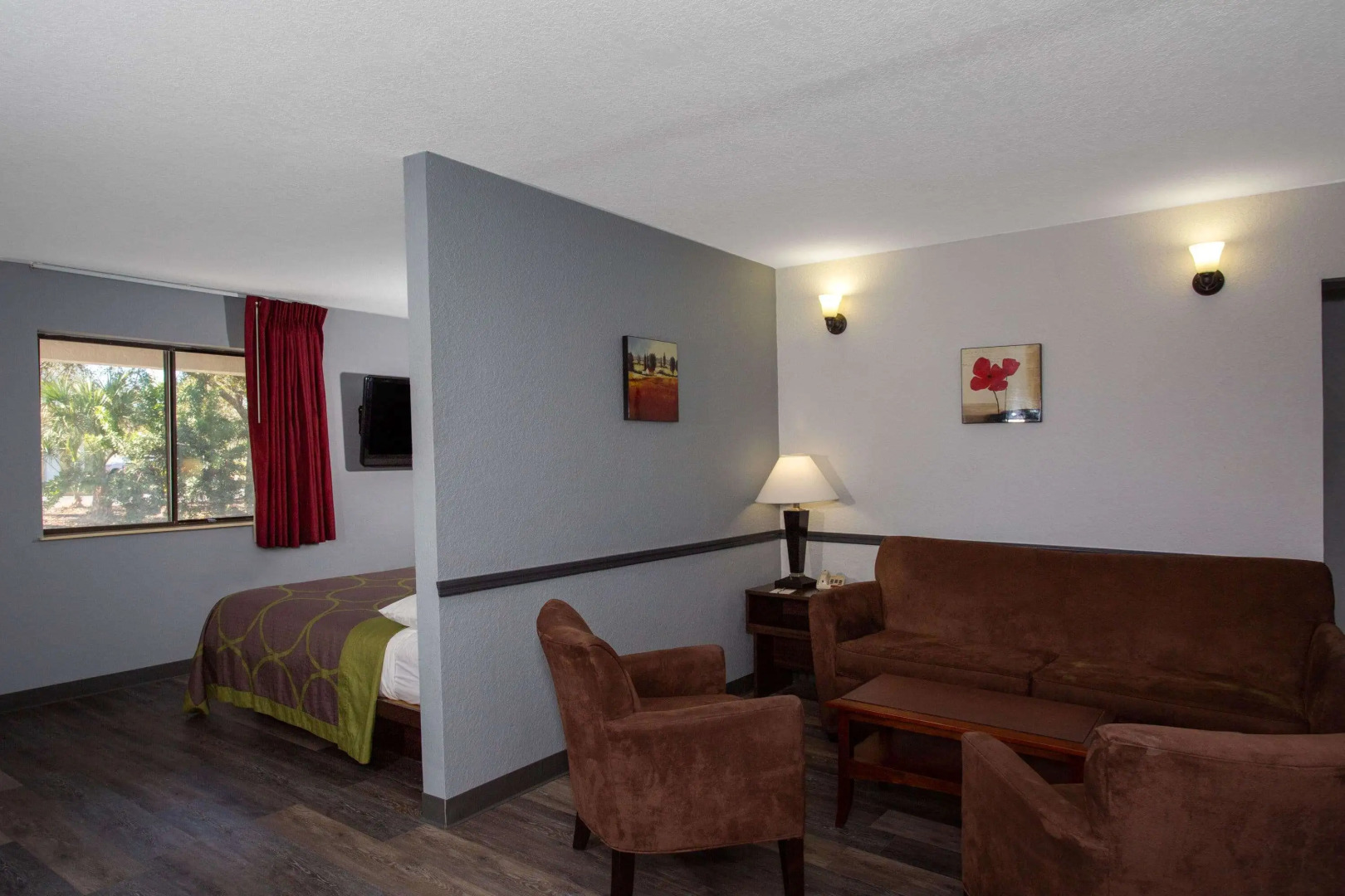 Super 8 By Wyndham Naples