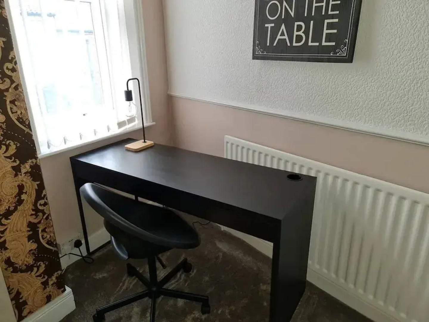Large 3 Bed Flat Free Parking