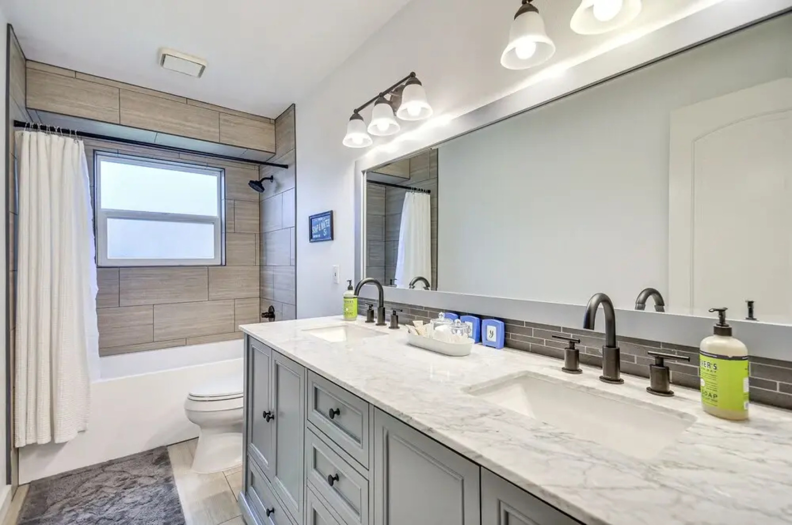 Spacious Oregon Home w/ Fire Pit & Grill!