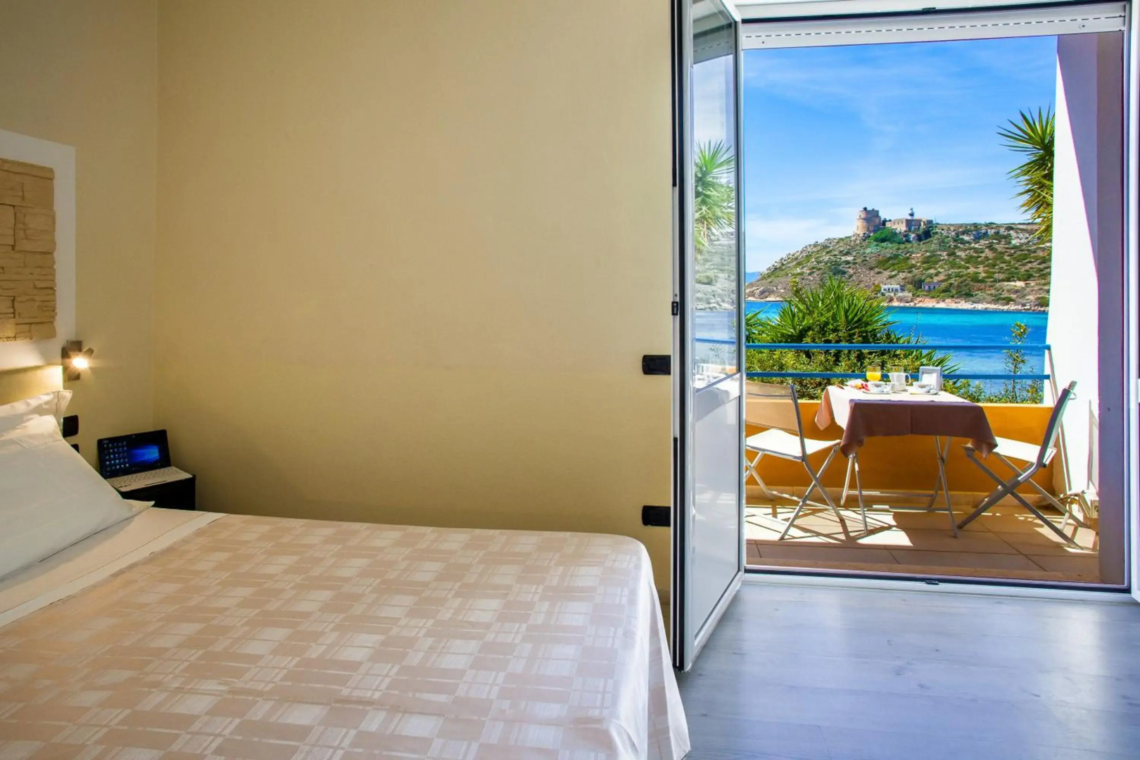 Отель Calamosca