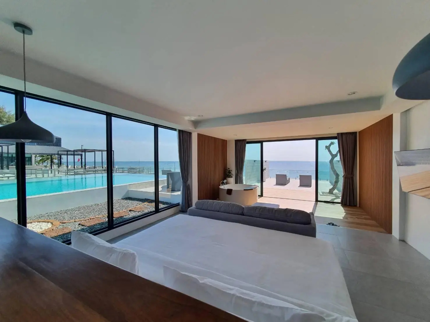 Rattana Pura Beach Resort