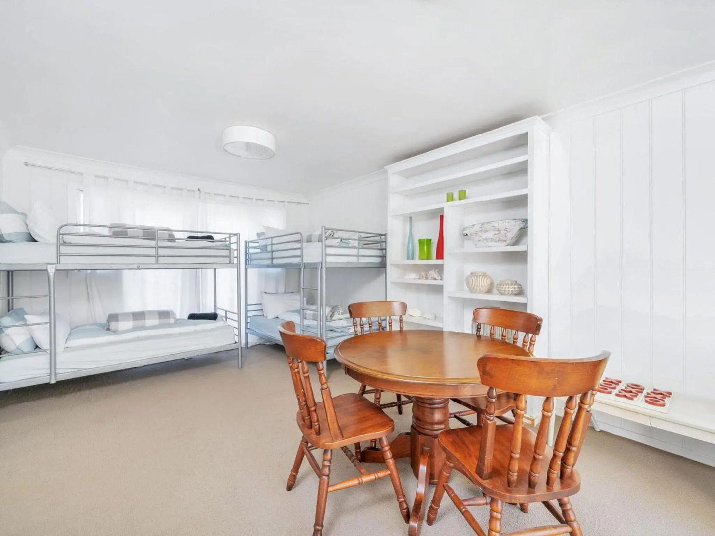 On The Beach at Vincentia 4pm Check Out Sundays