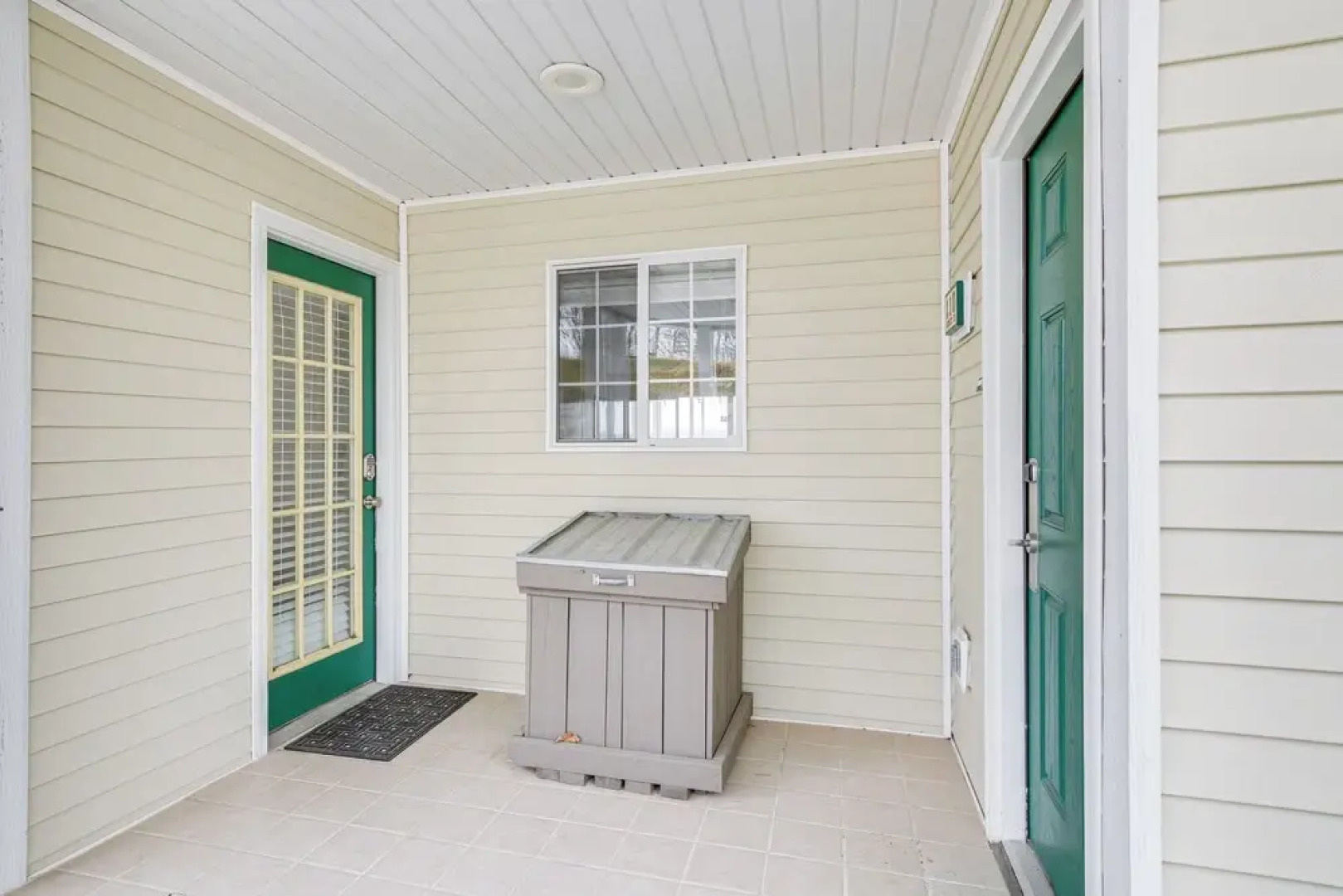 Resort Hot Tub Access! Table Rock Lake Condo