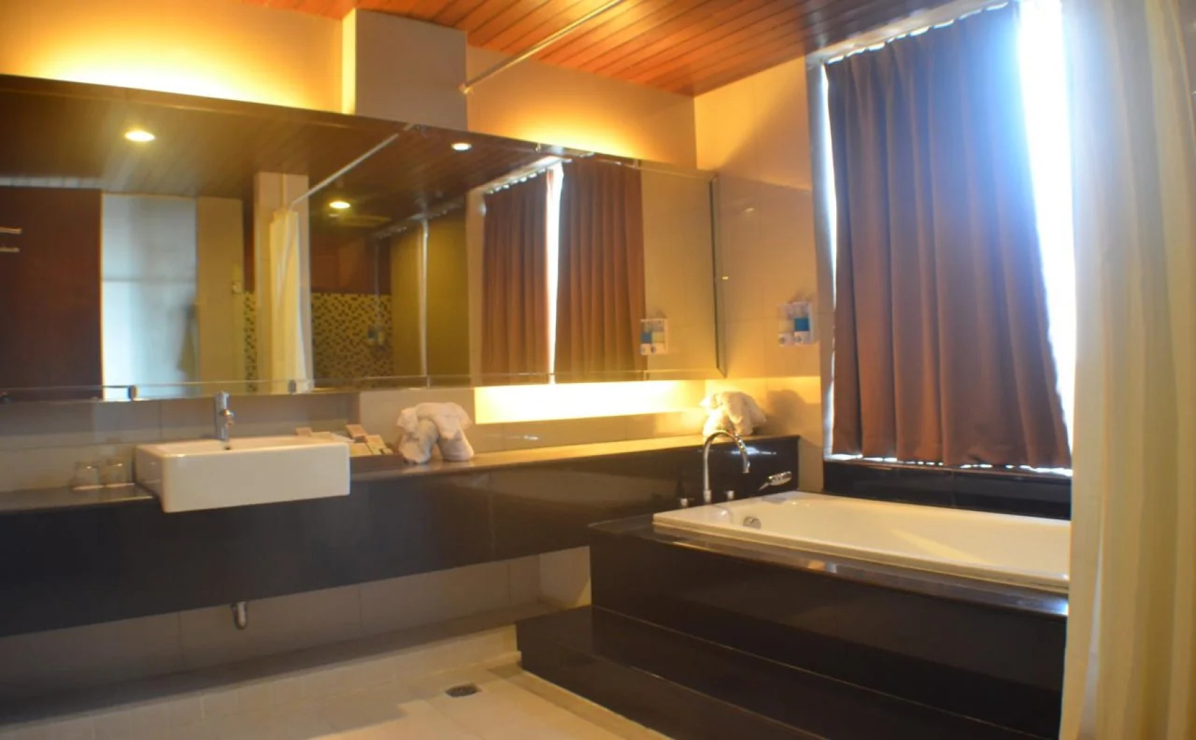 Horison Ultima Ratu Serang