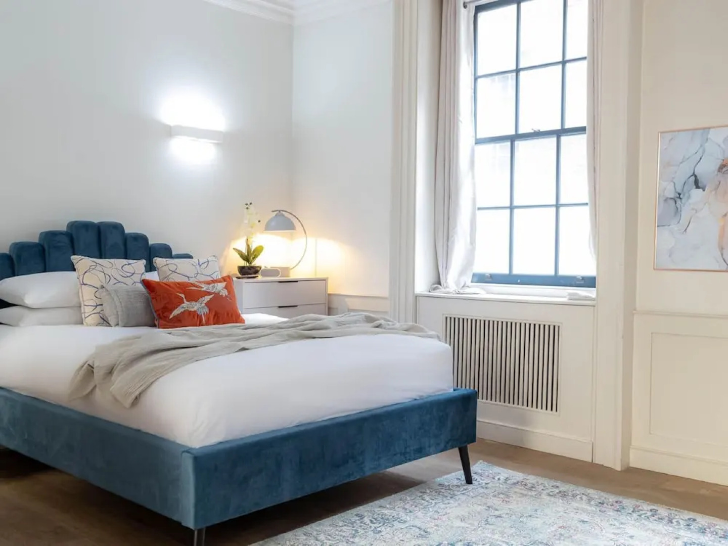 Liverpool St Three Bedroom Home Near Tube Station