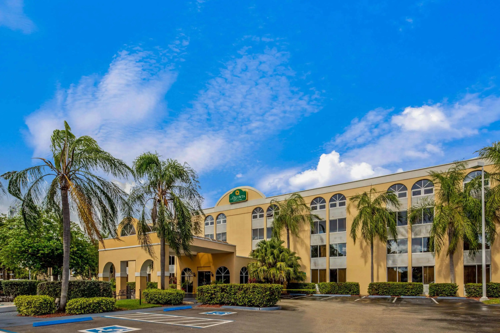 La Quinta Inn & Suites by Wyndham Miami Lakes