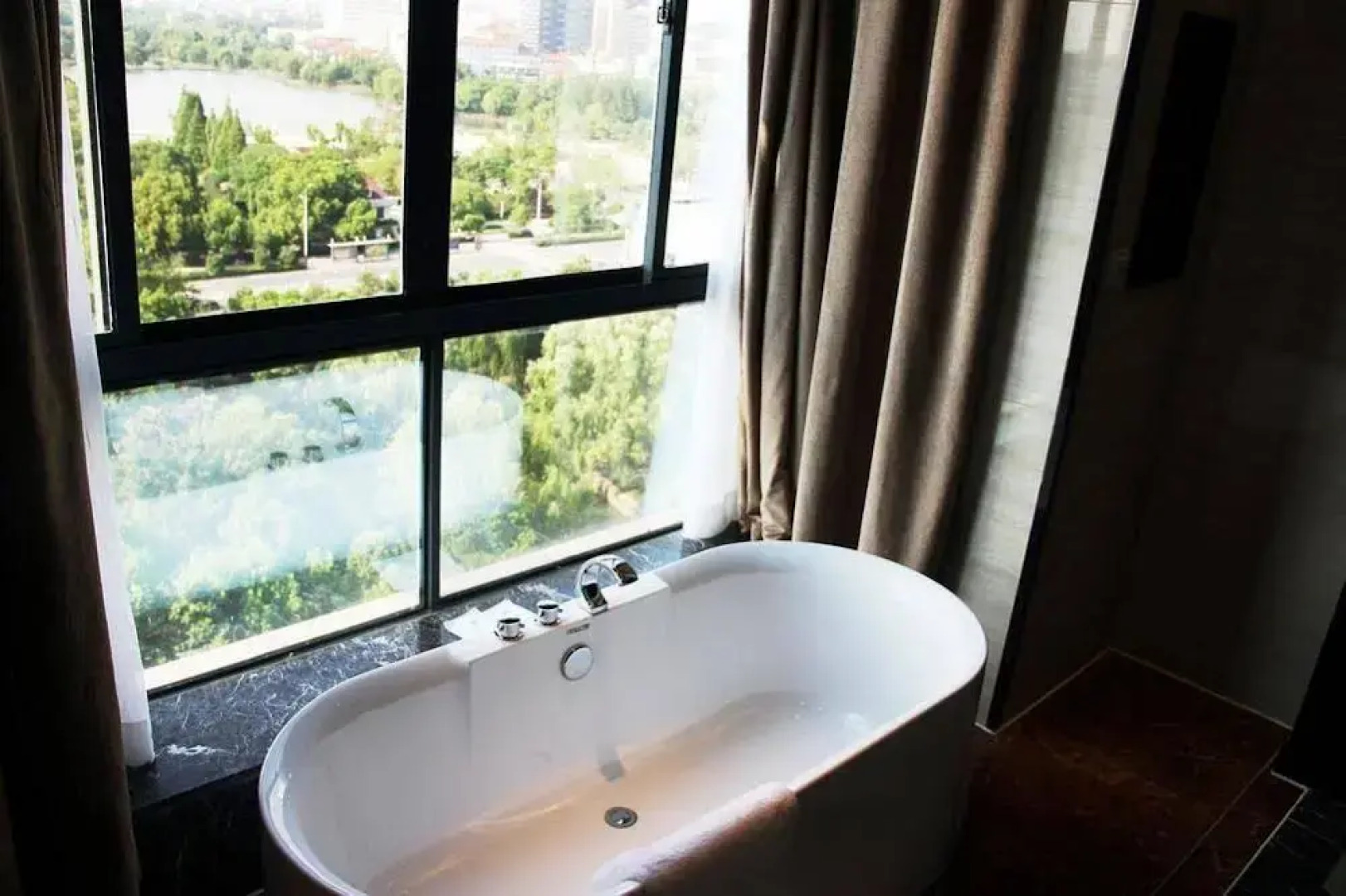 Yueyu Lake View Hotel