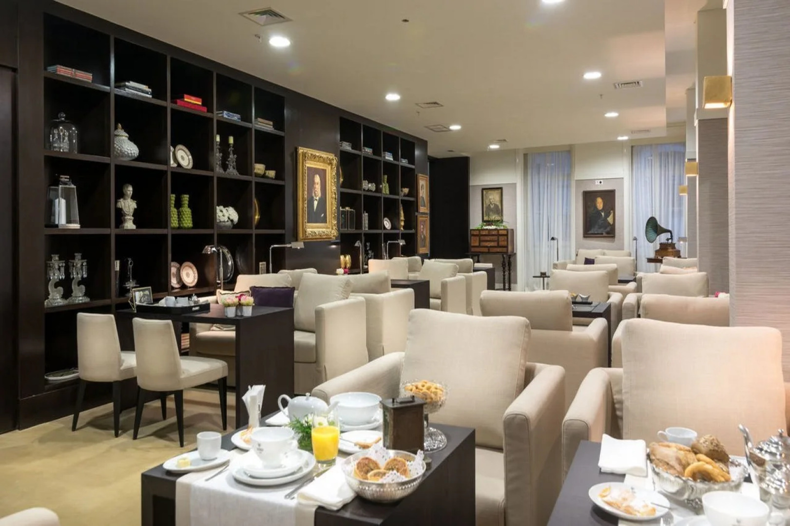 Universal Boutique Hotel