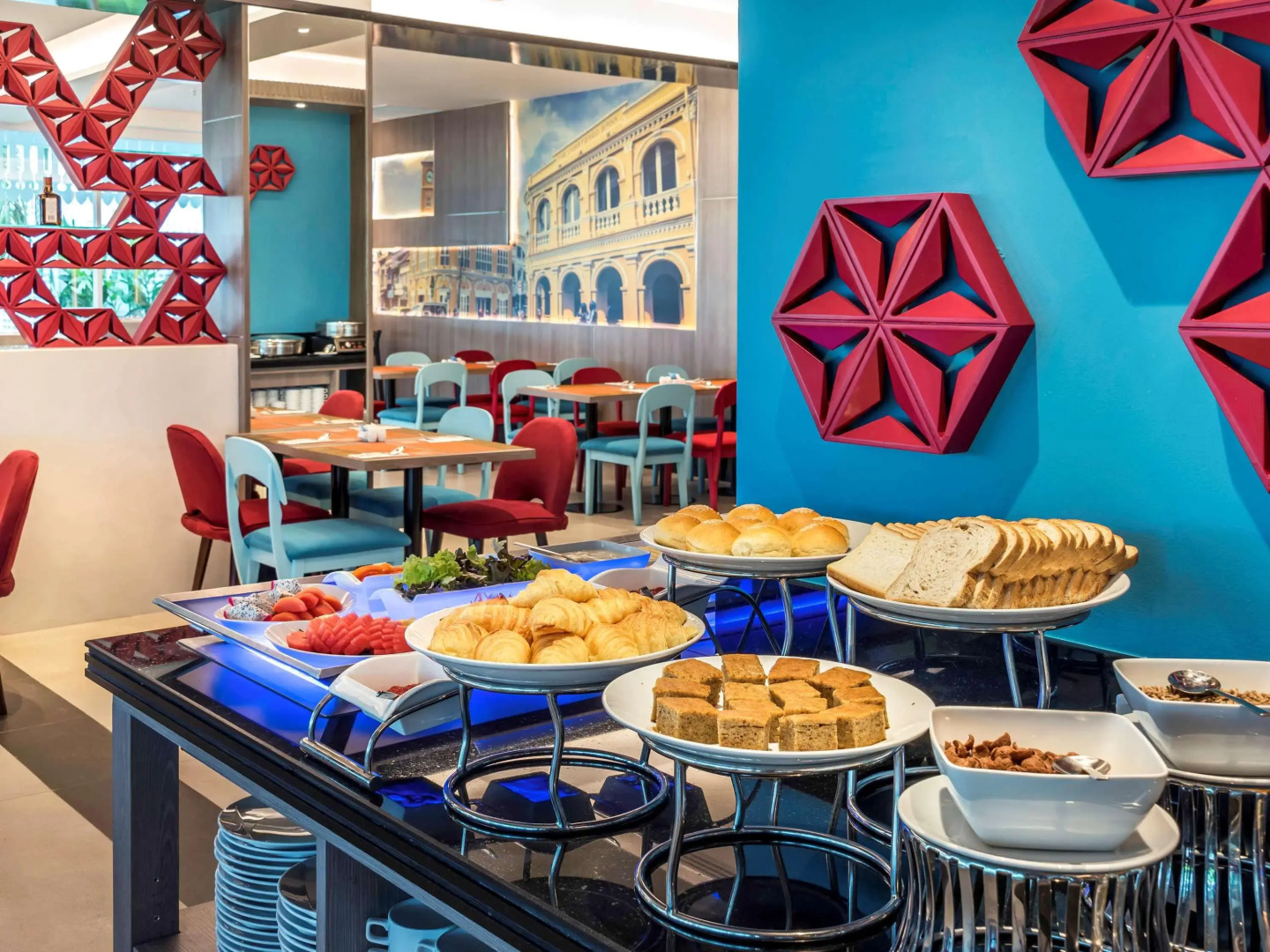 Отель ibis Styles Phuket City Hotel