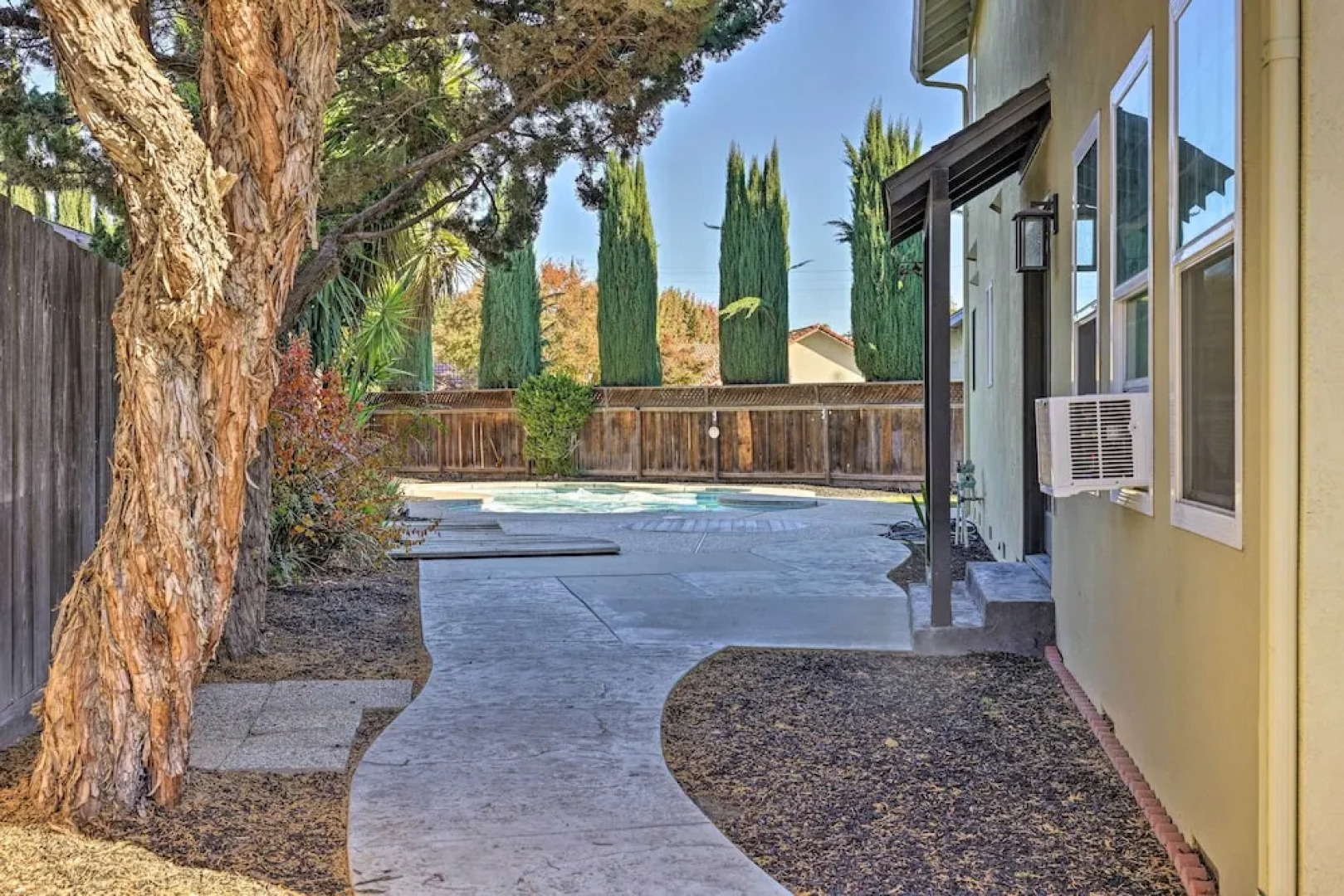 Modesto Home w/ Deck - 2 Mi to Vintage Faire Mall