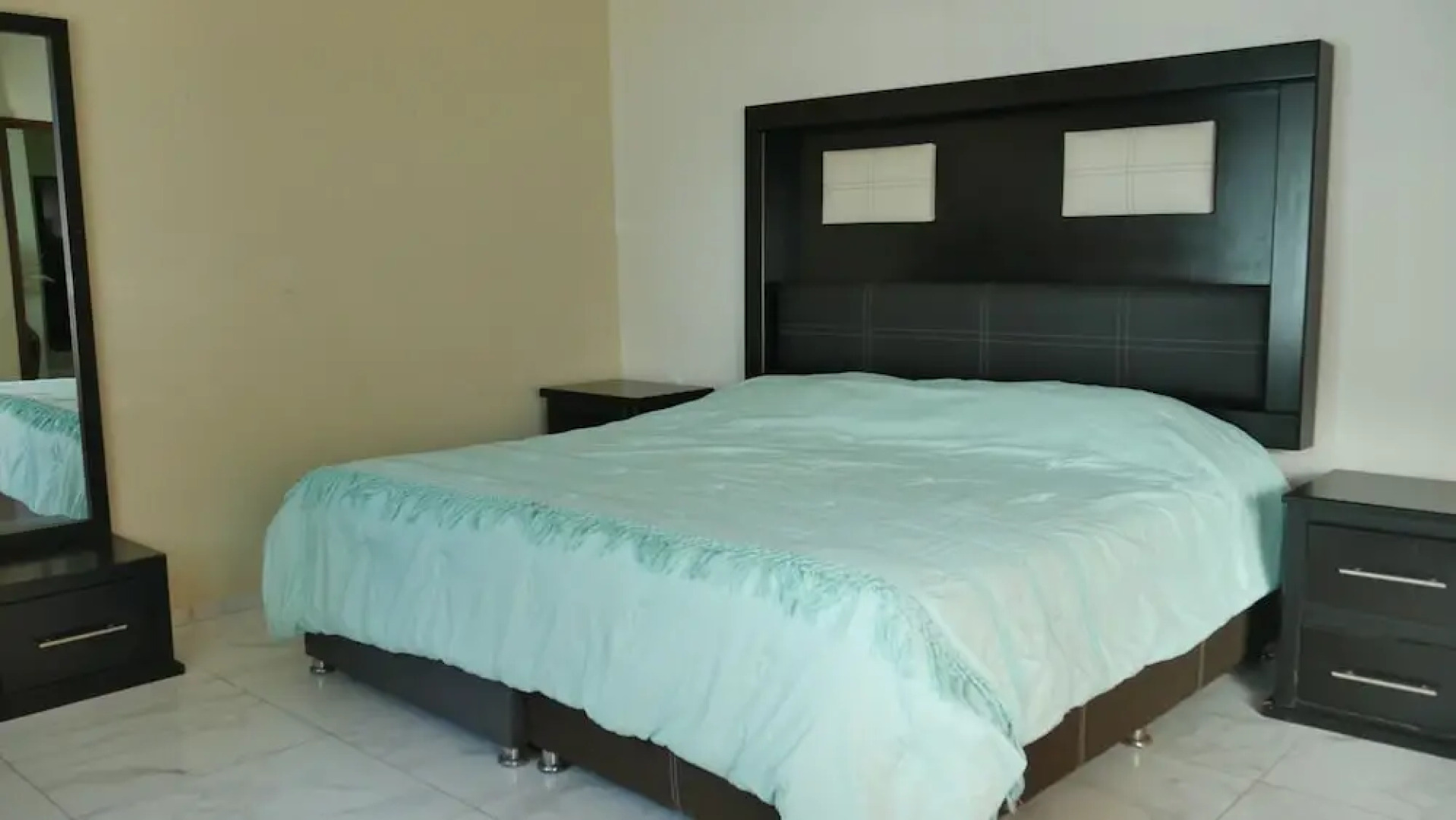 Casa Mister Ken pie de playa Los Cocos