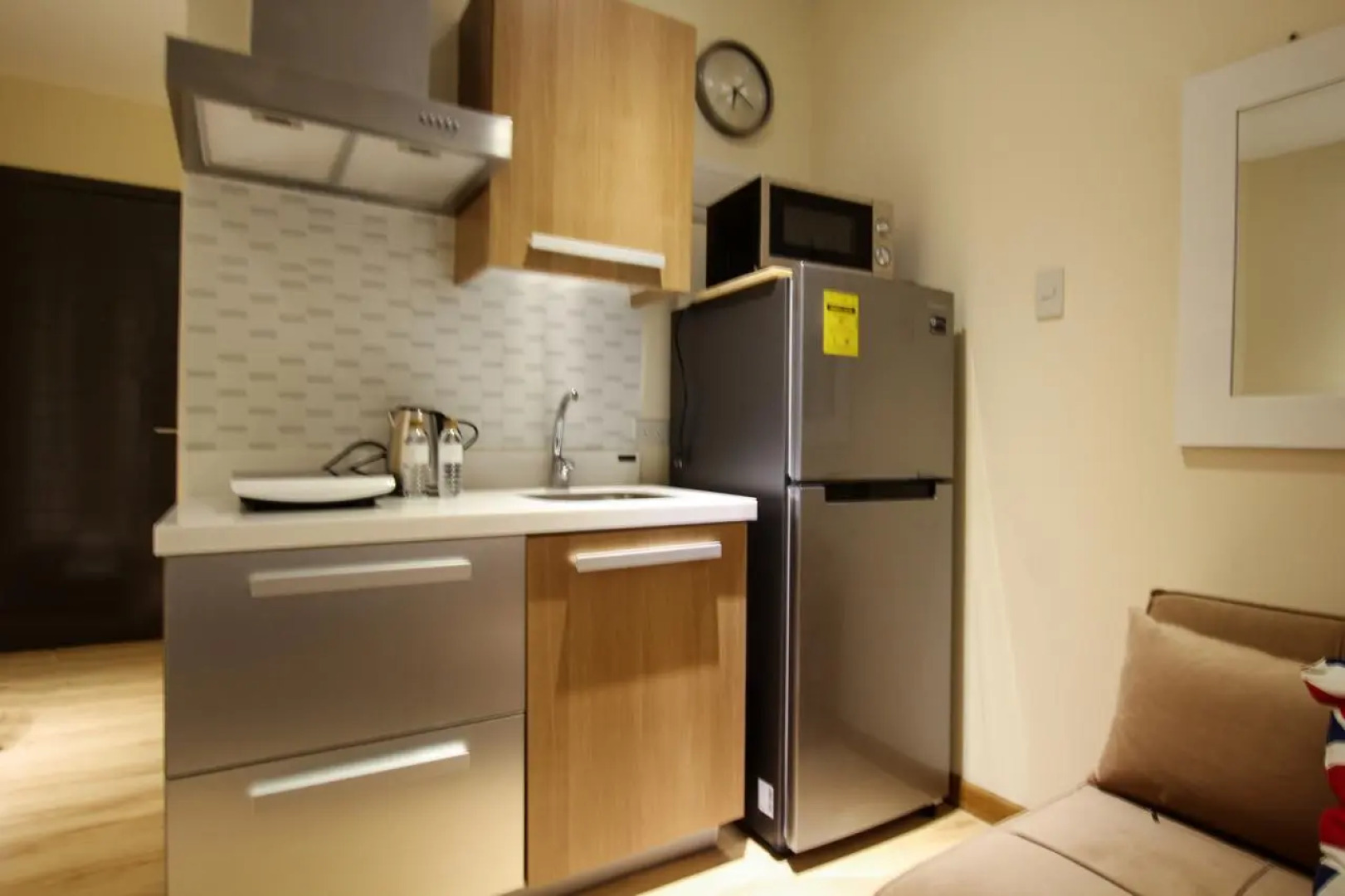 SIGLO SUITES @ The Knightsbridge Residences