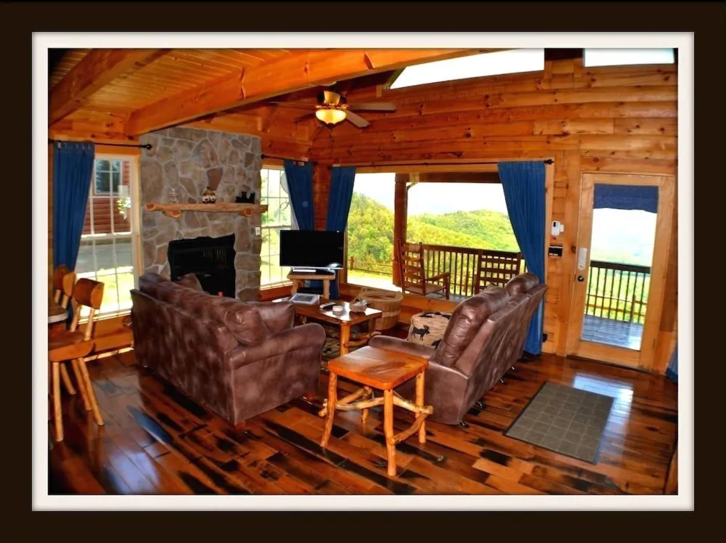 Graceful Awestruck Perfect Mountain Views with Pool Access by RedAwning