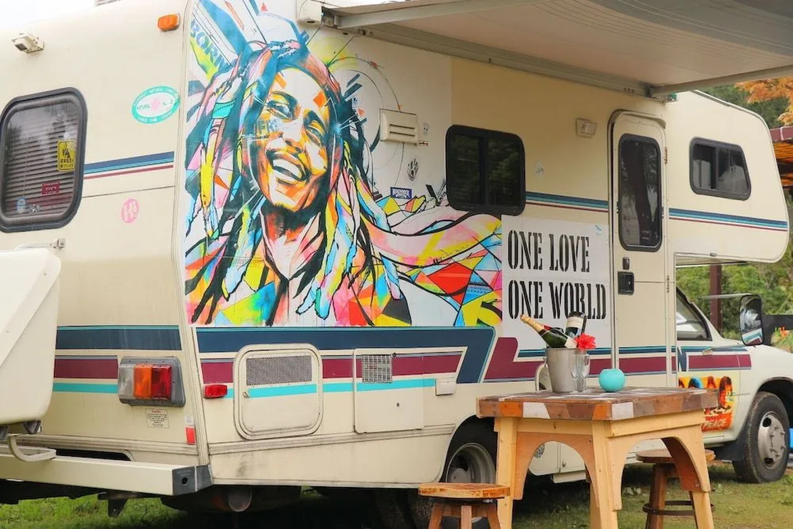 Cafe Bar & Hostel Go Me