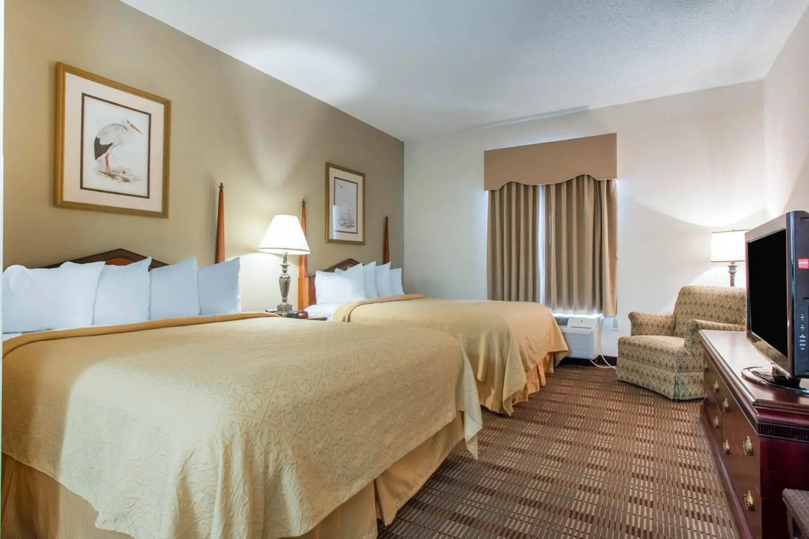 Comfort Inn & Suites Patriots Point