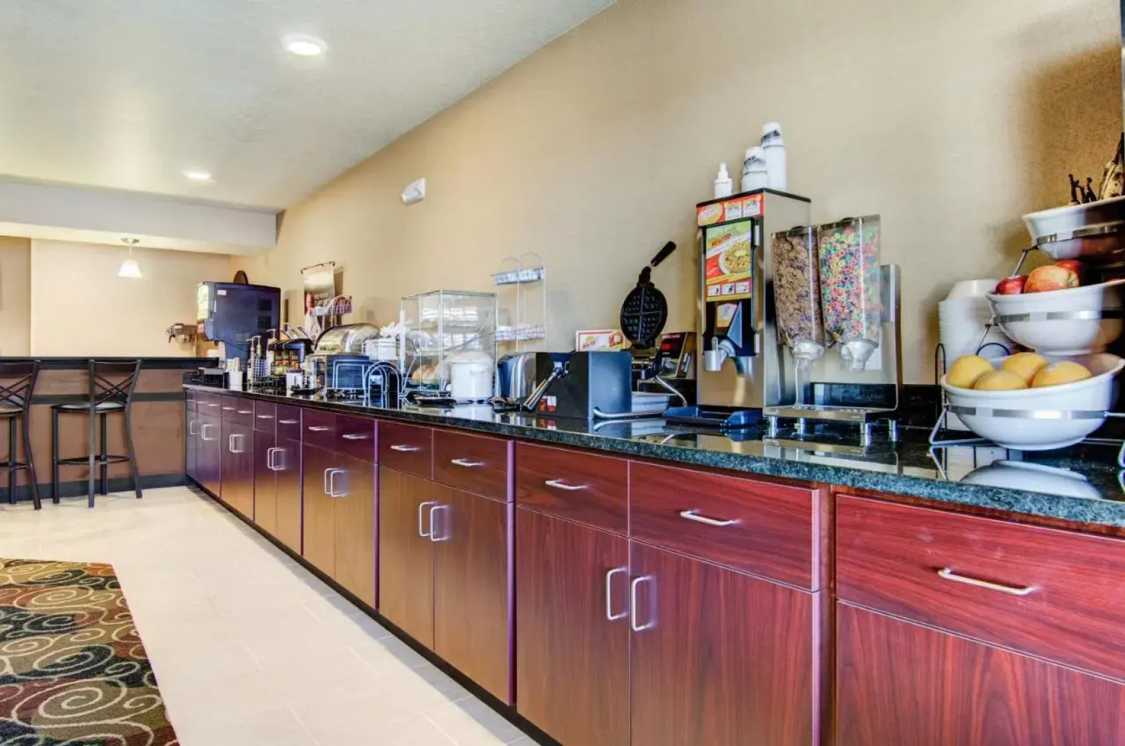 Castle Rock Inn & Suites - Quinter