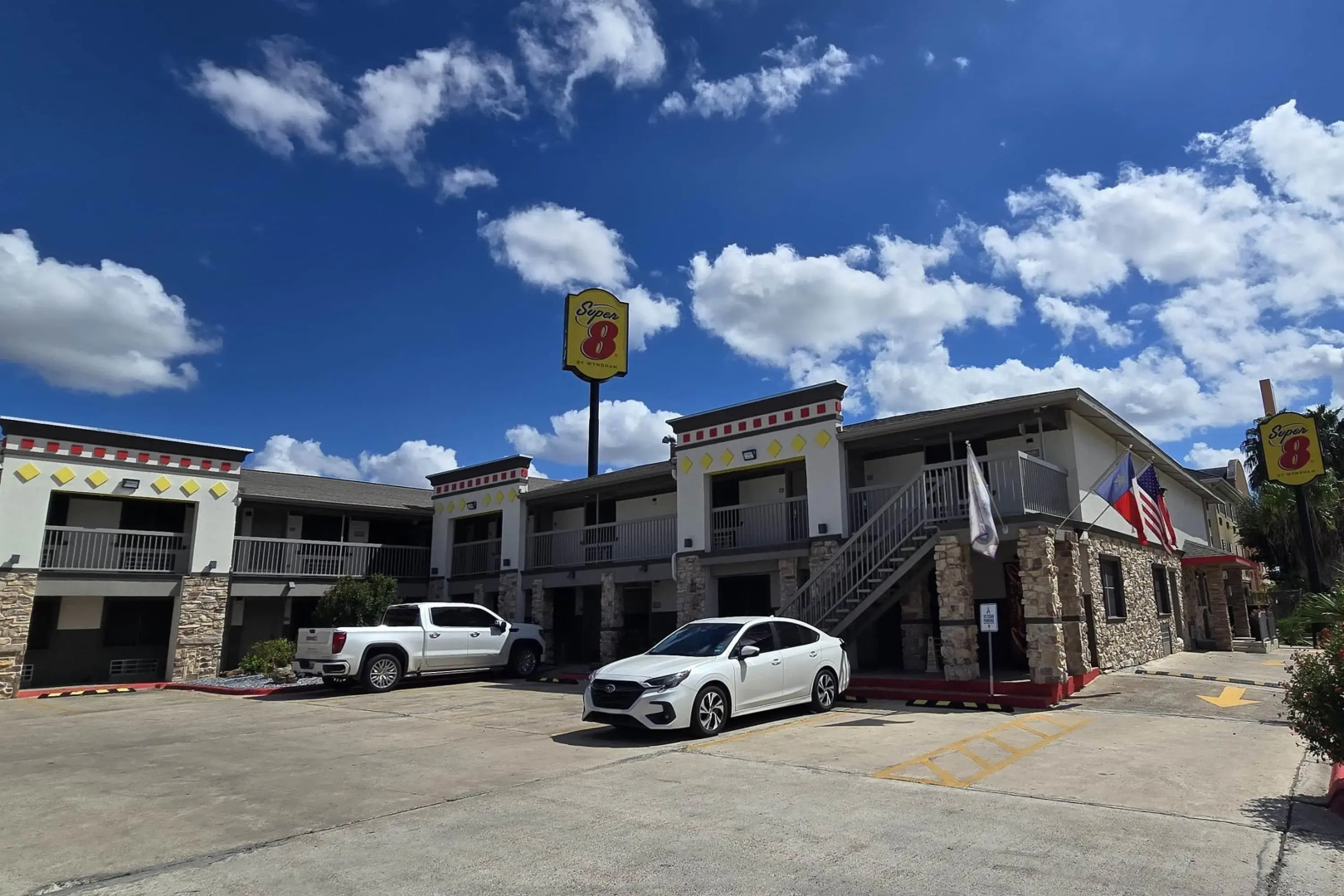 Super 8 Wyndham McAllen Downtown- City Center-Plaza Mall-Airport