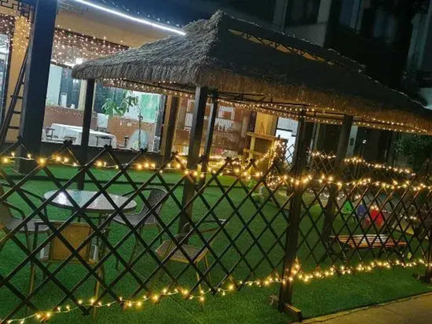 Sizhilian Homestay (Wuzhen Xizha Scenic Area)