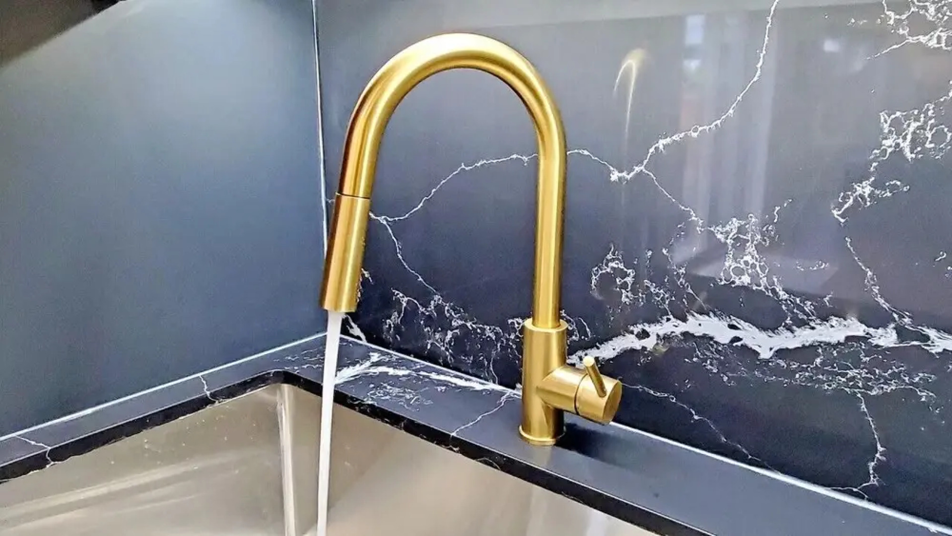 Family Modern Walkout Basement w Sauna Ski Resort 30min