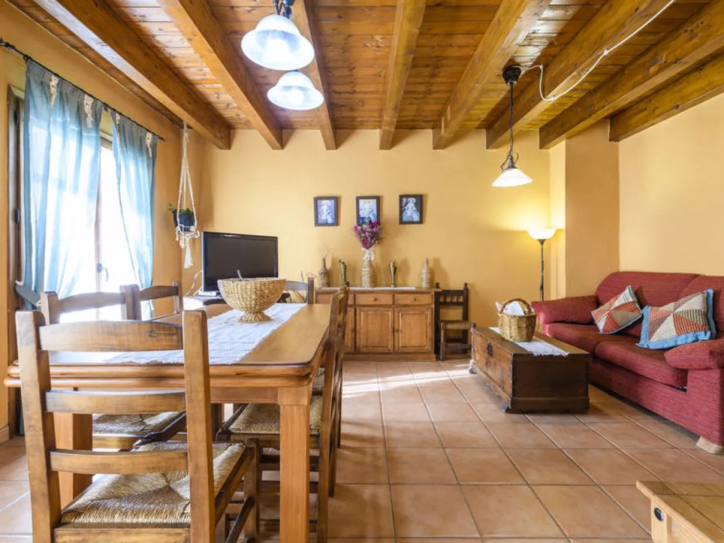 House Angelita Olocau del Rey 13406