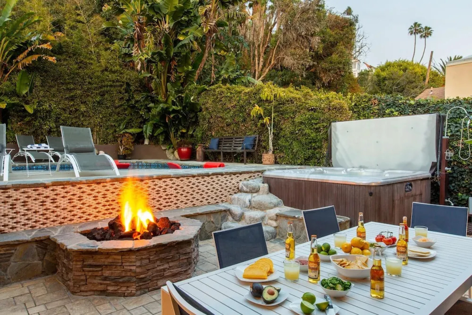 Las Flores by AvantStay