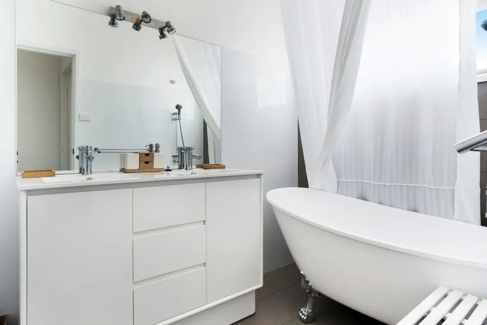 Waterfront at Sunset Boulevard Soldiers Point