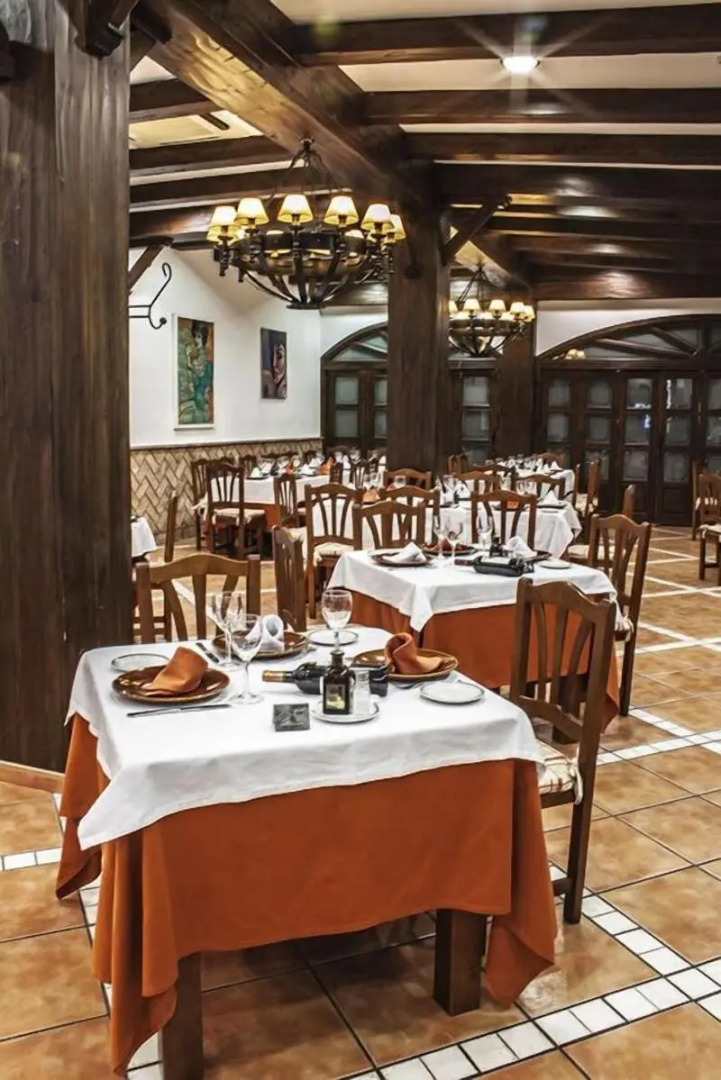 Hotel Asador Albenzaire