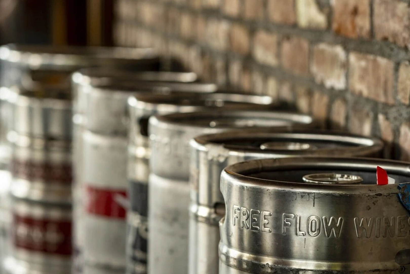 Ski Inn Taphouse Hotel