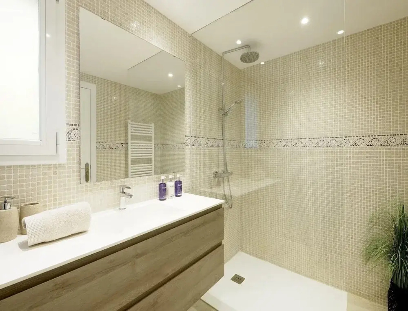 Villa on the Foot of La Font Hills