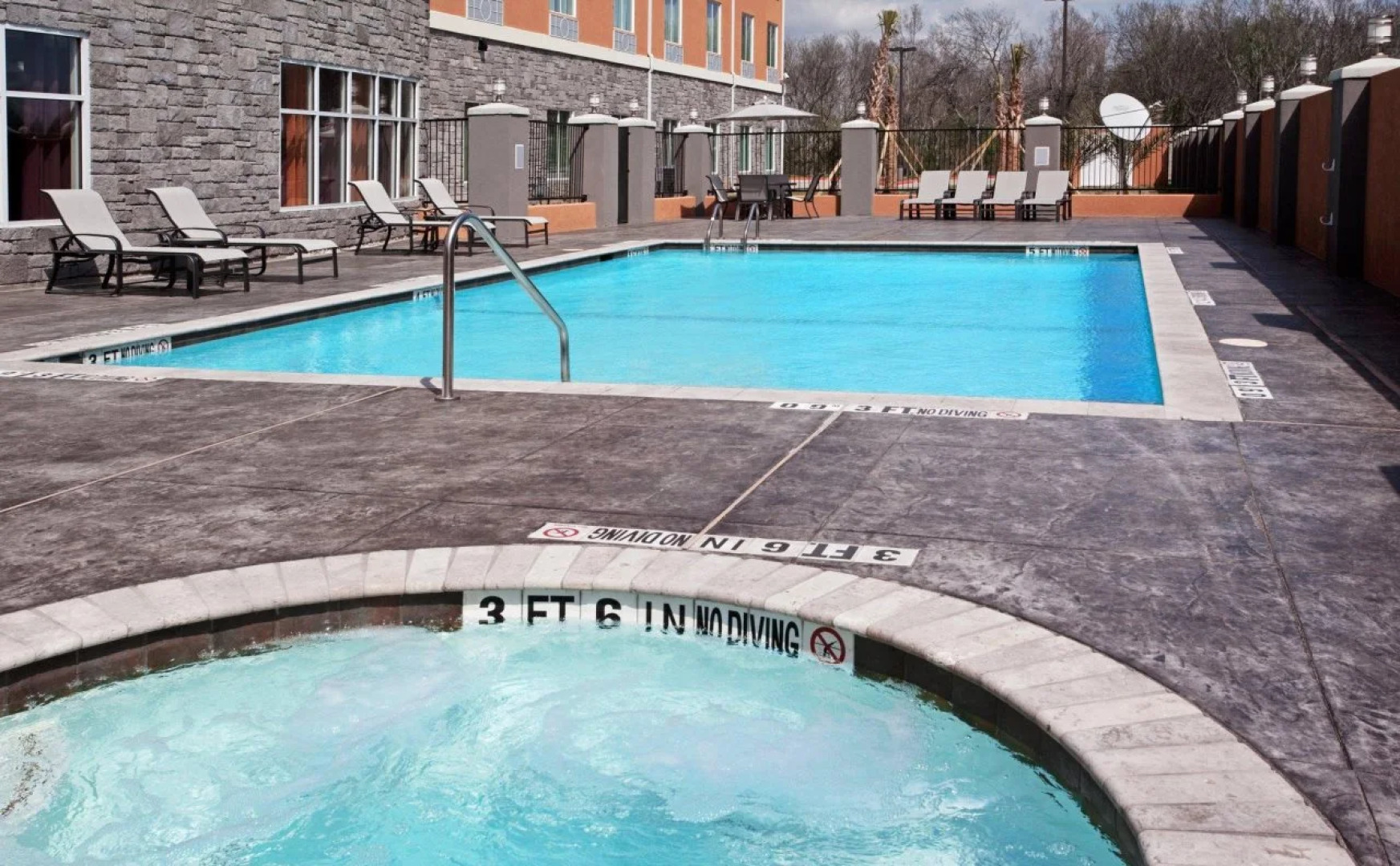 Holiday Inn Express Hotel & Suites Clute - Lake Jackson by IHG