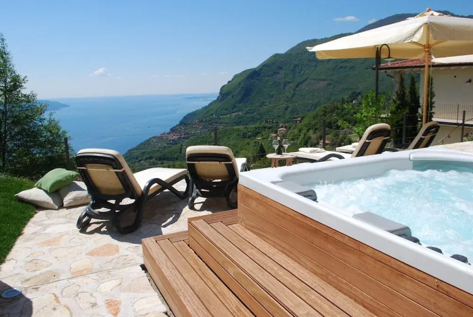 Borgo le Vigne - La Vinaccia