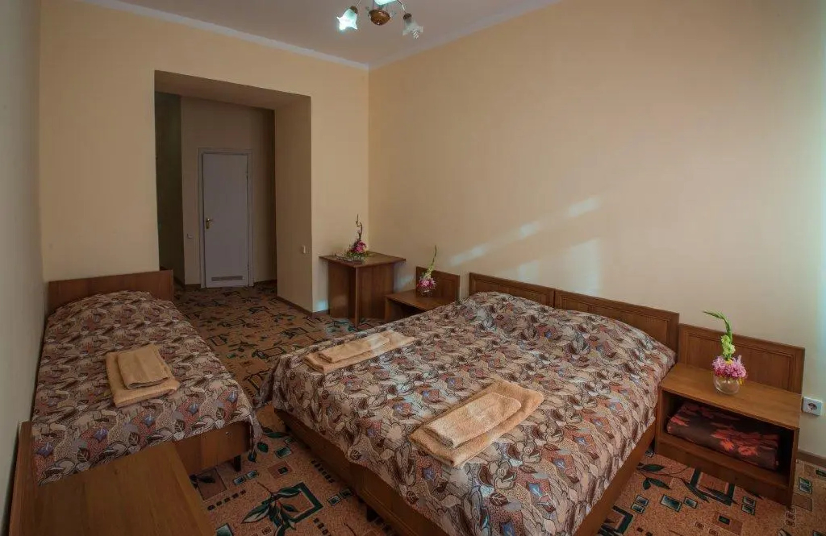 Корона(Евпатория)