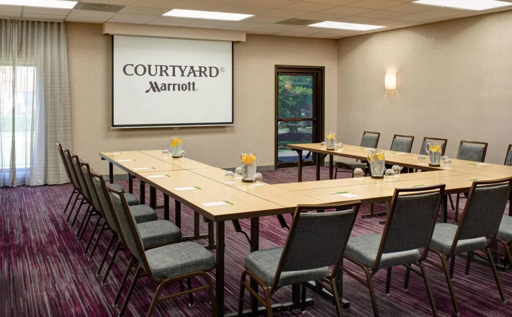 Courtyard by Marriott Louisville East