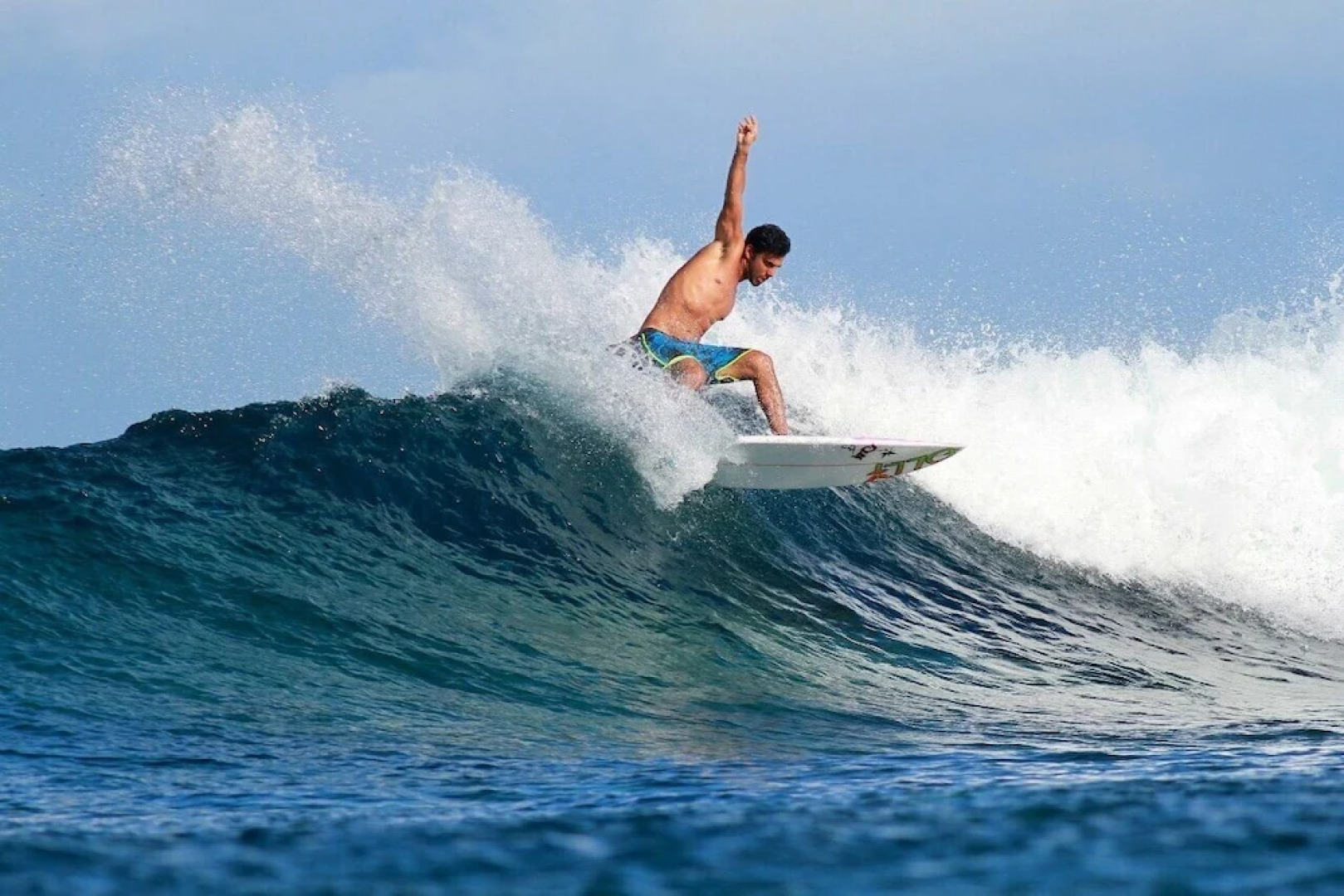 Serene Blue Bowls Surf Inn