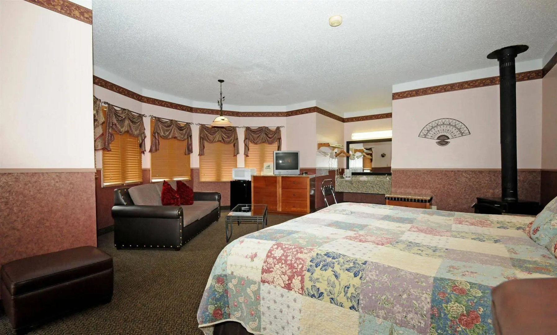 Silver Spruce Inn