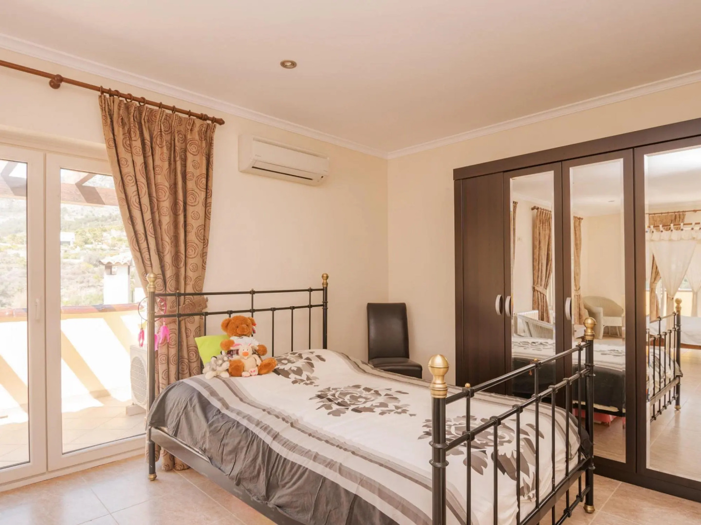 Serene Holiday Home in Callosa d' Ensarria with Private Pool