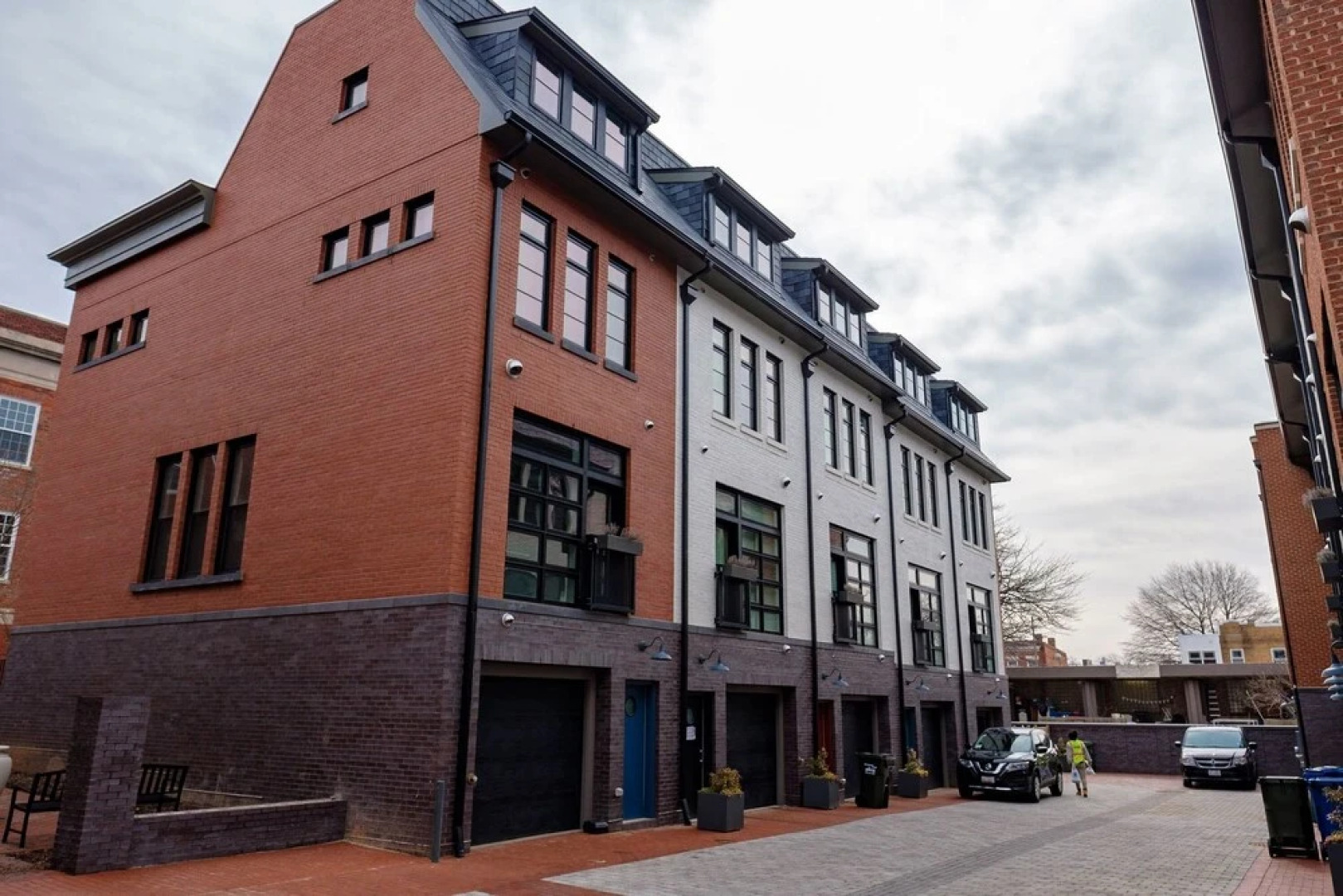 Capitol Hill - Four Bedroom TownHouse