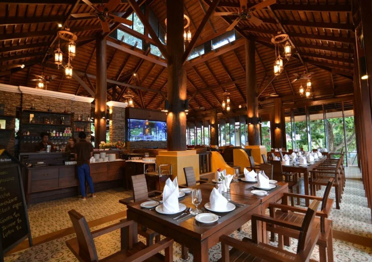 Victoria Cliff Hotel & Resort