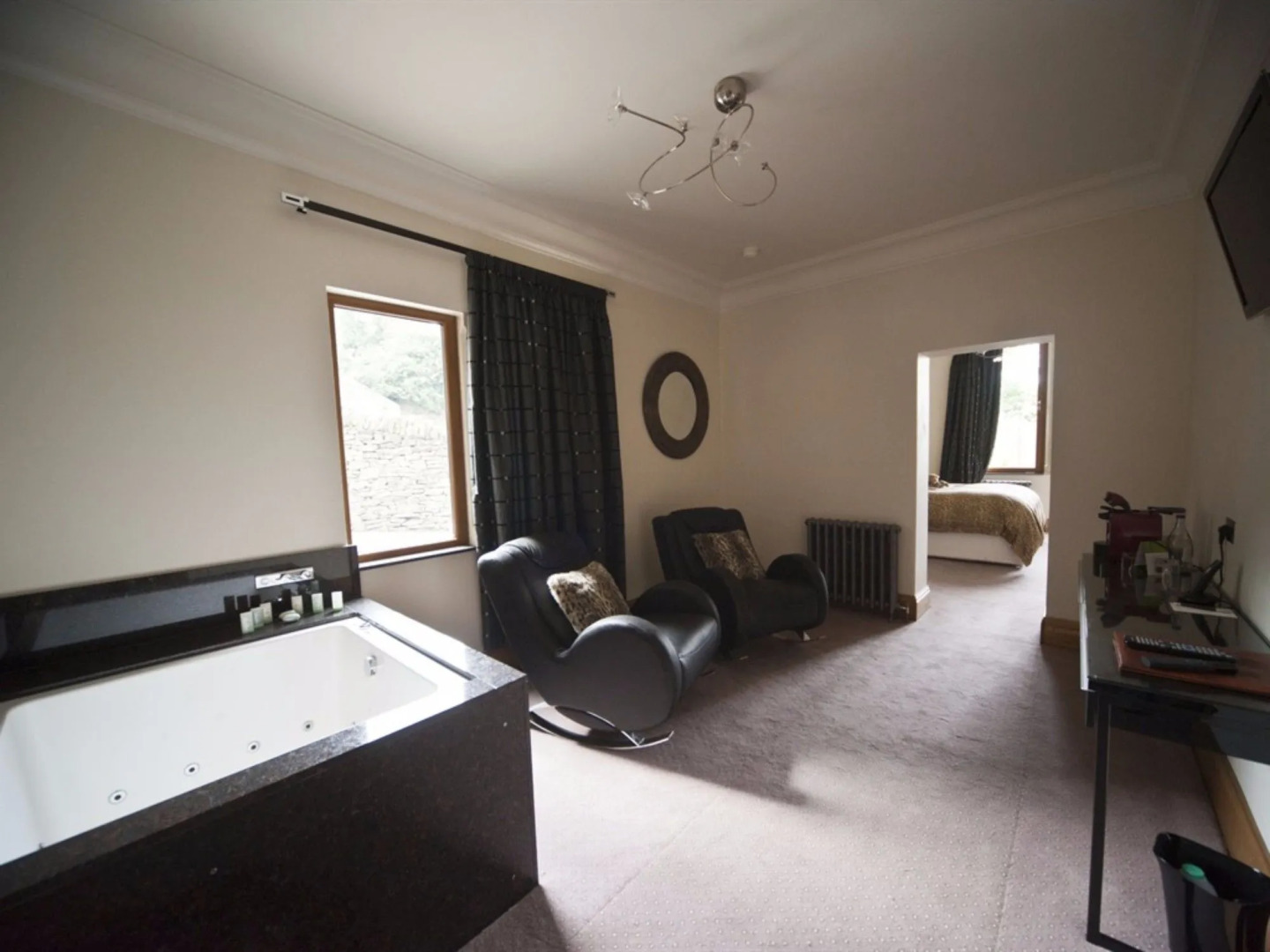 The Saddleworth Hotel