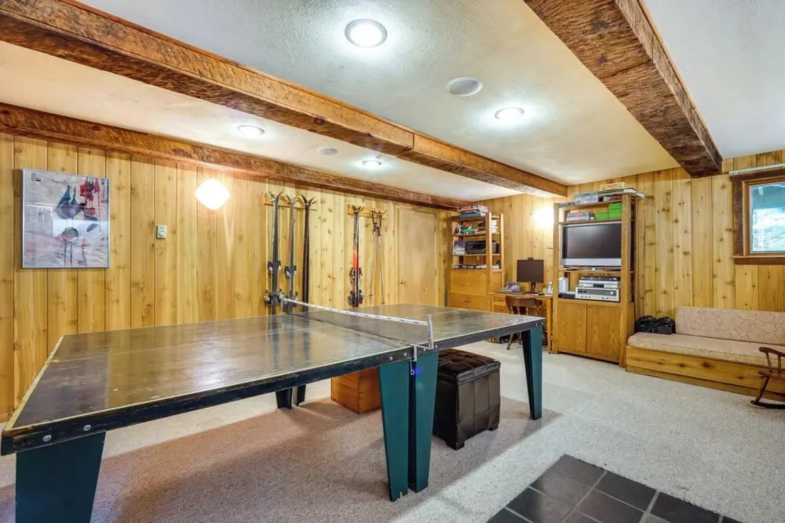 Jamaica Vacation Home w/ Deck: 8 Mi to Skiing!