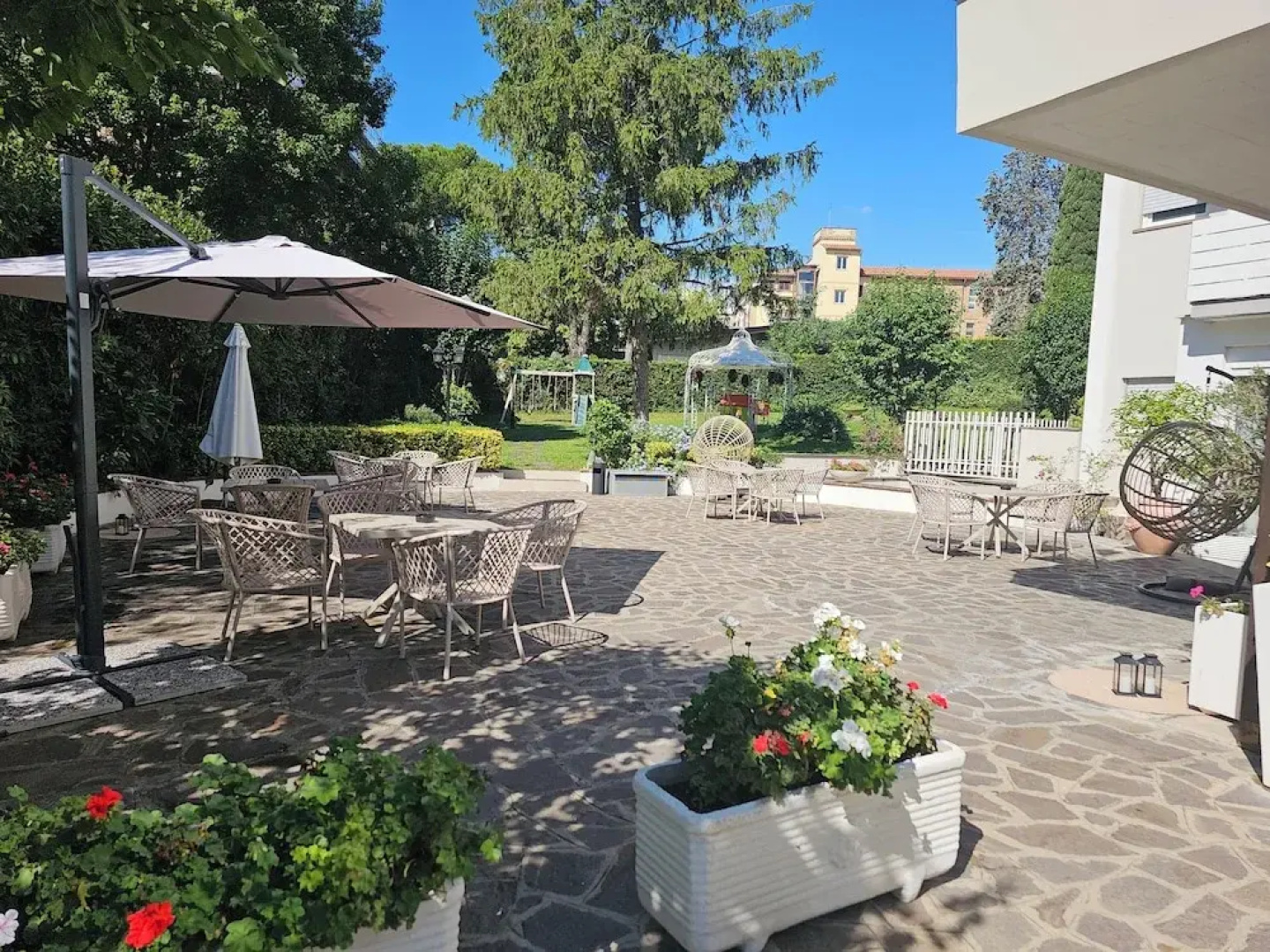 Massimi City Garden Hotel